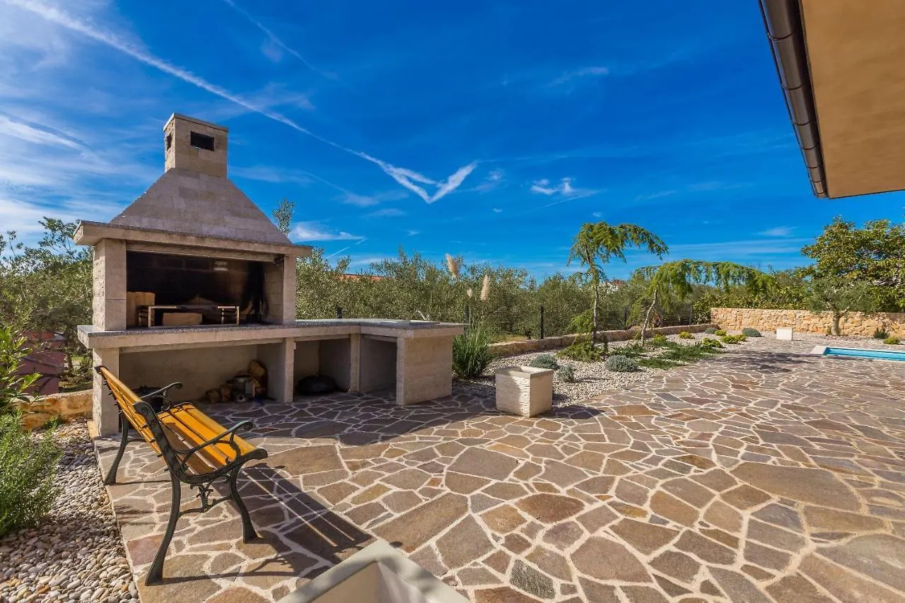 Rustic Villa Bellamare Linardici