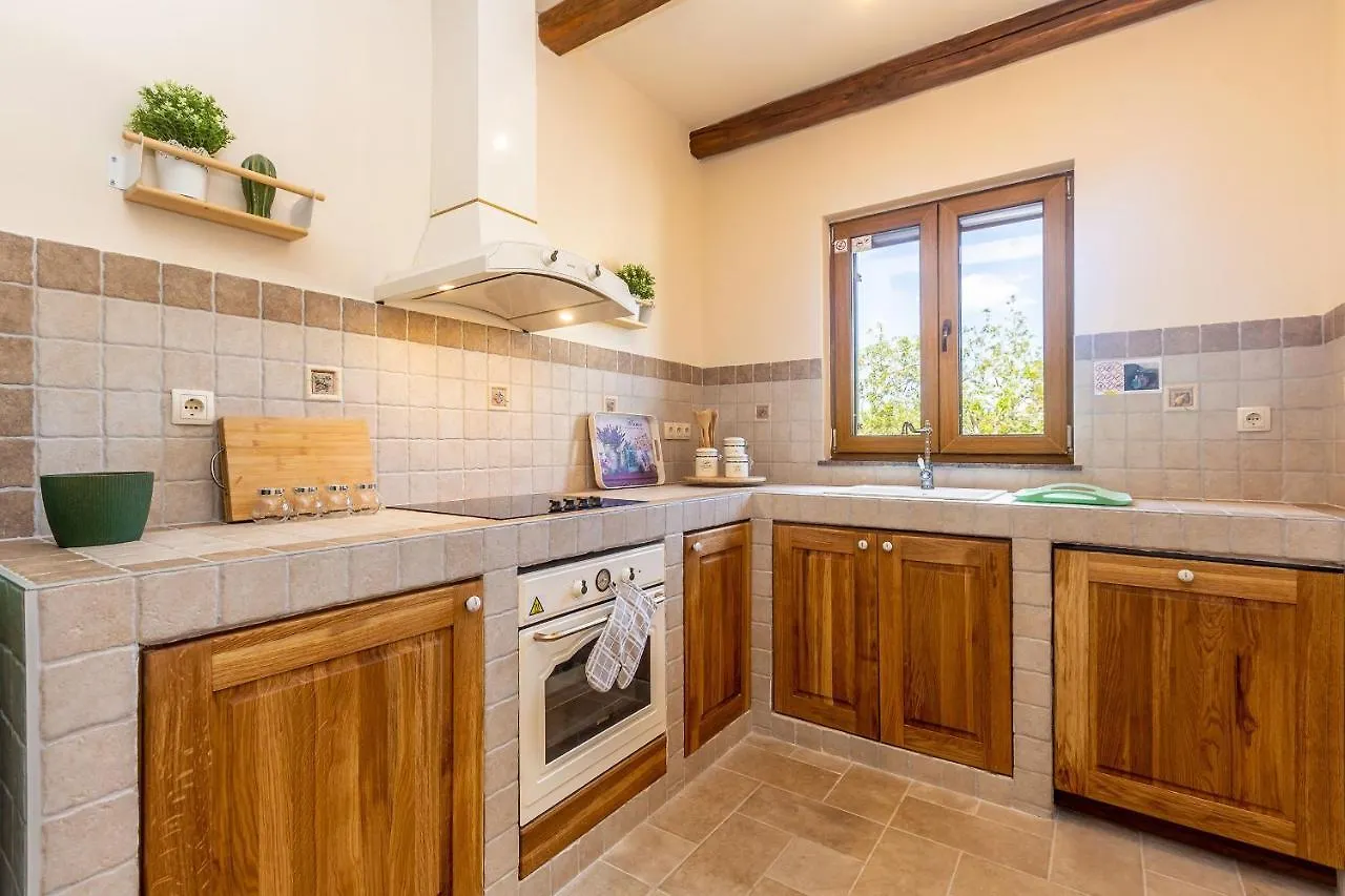 Rustic Villa Bellamare Linardici