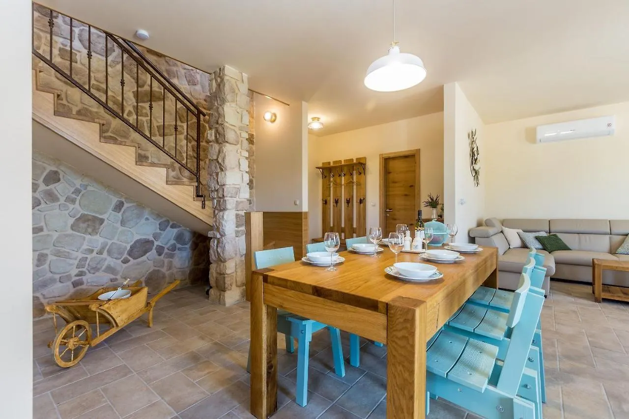 Rustic Villa Bellamare Linardici